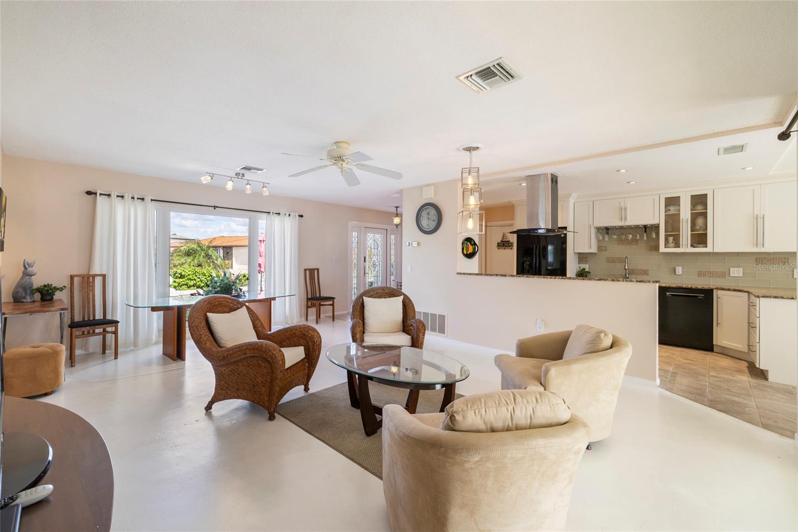 Image 9 of 48 For 2807 Coral Way