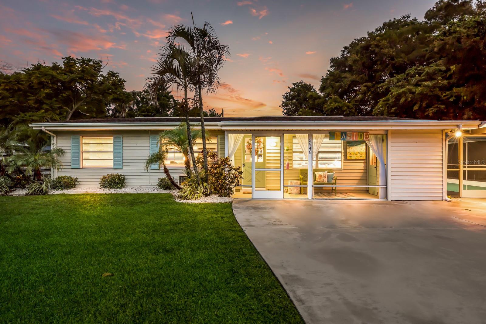 Listing Details for 5948 Mirror Lake Road, SARASOTA, FL 34238