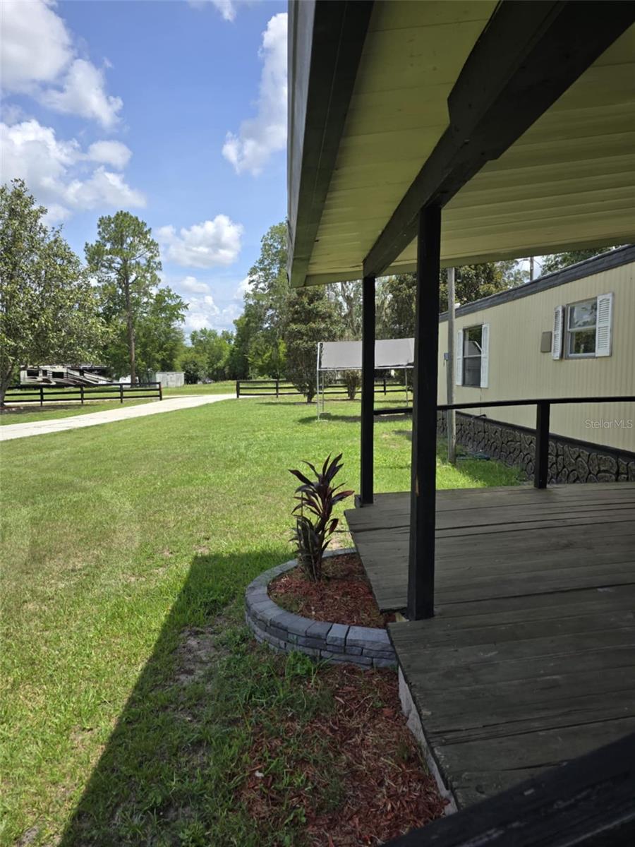 Listing photo id 22 for 3050 114th Street