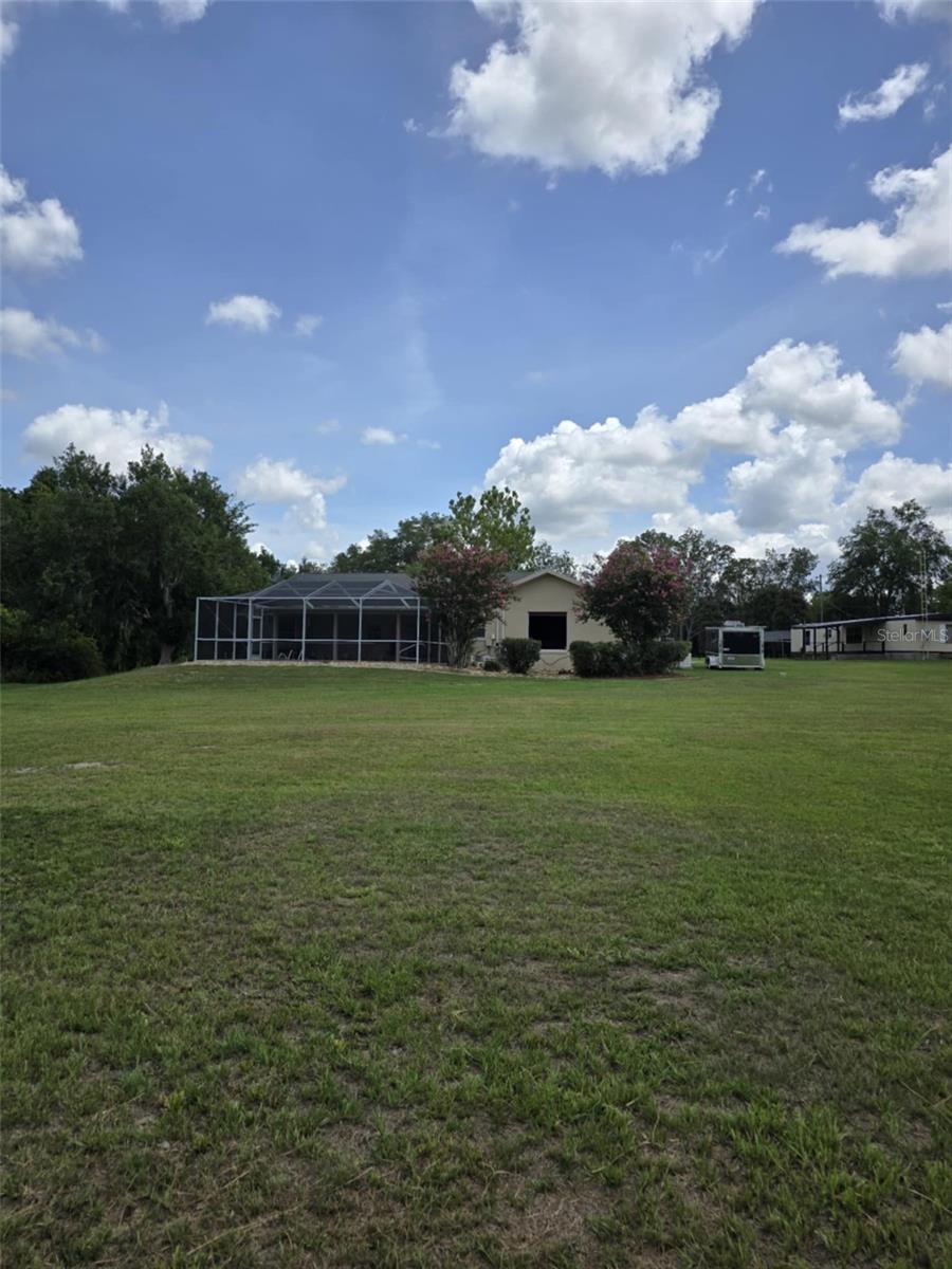 Listing photo id 2 for 3050 114th Street