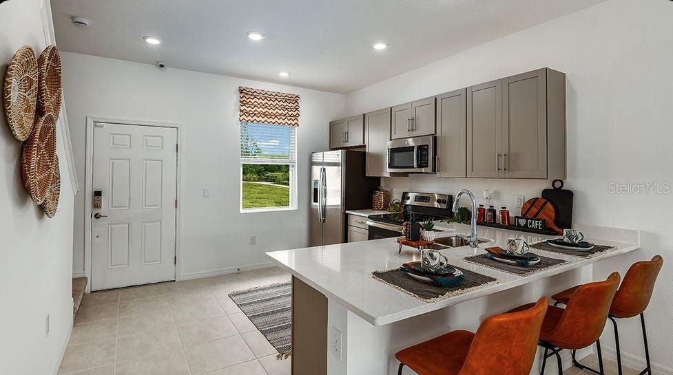 Image 5 of 18 For 8693 Daybreak Street