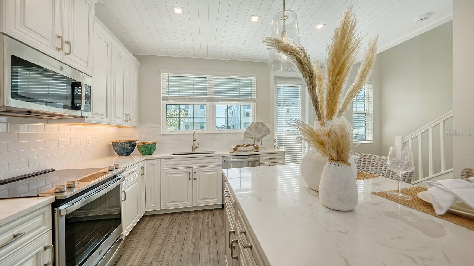 Image 15 of 38 For 4322 Marina View Way
