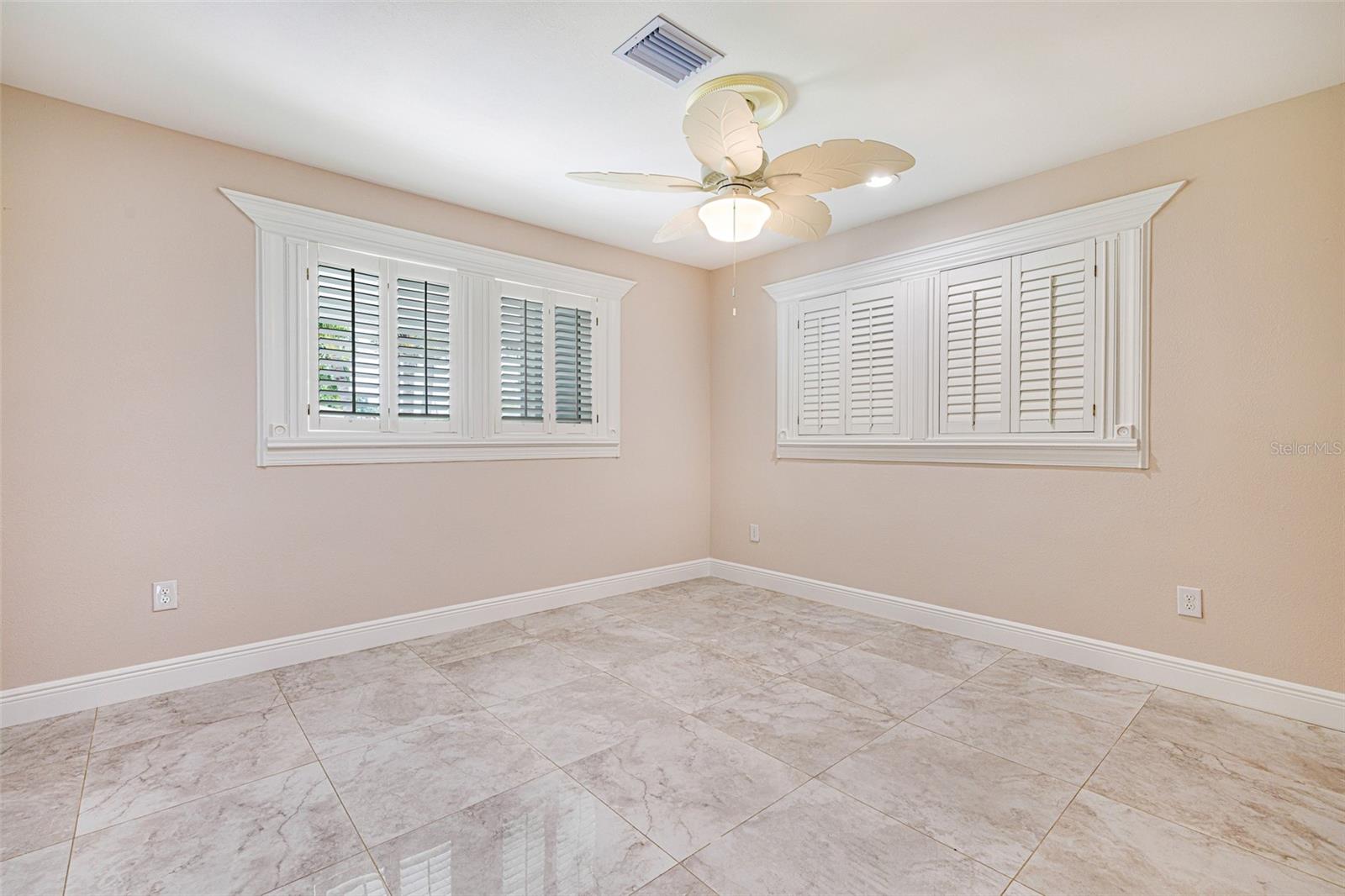 Image 14 of 65 For 14544 Riverside Drive