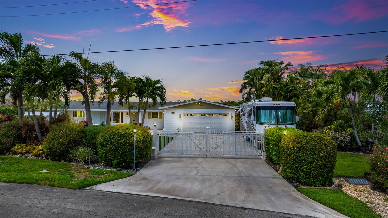 Image 2 of 65 For 14544 Riverside Drive