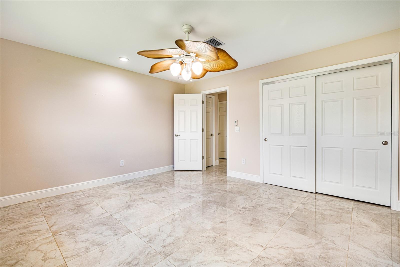 Image 20 of 65 For 14544 Riverside Drive