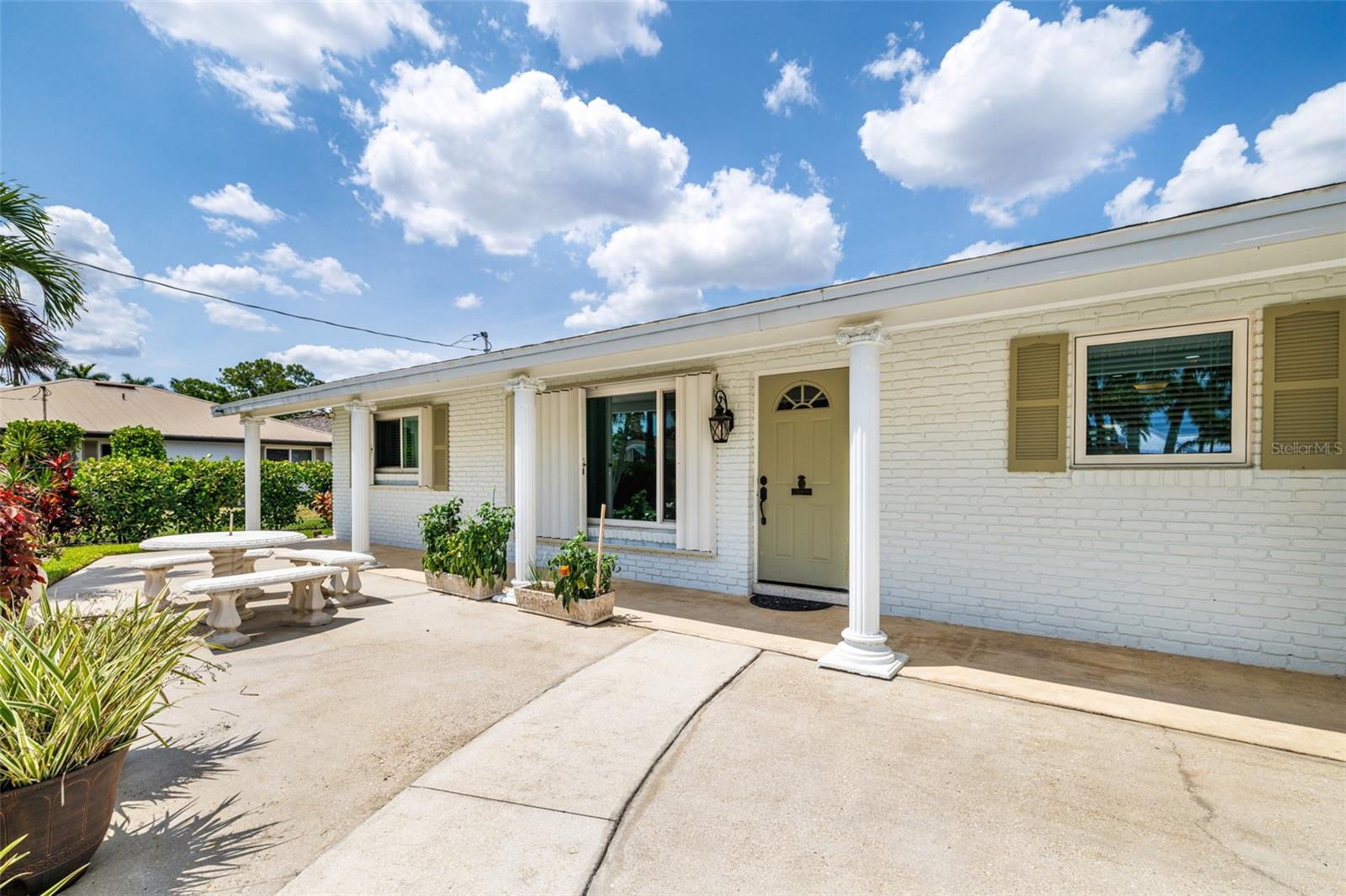 Image 3 of 65 For 14544 Riverside Drive