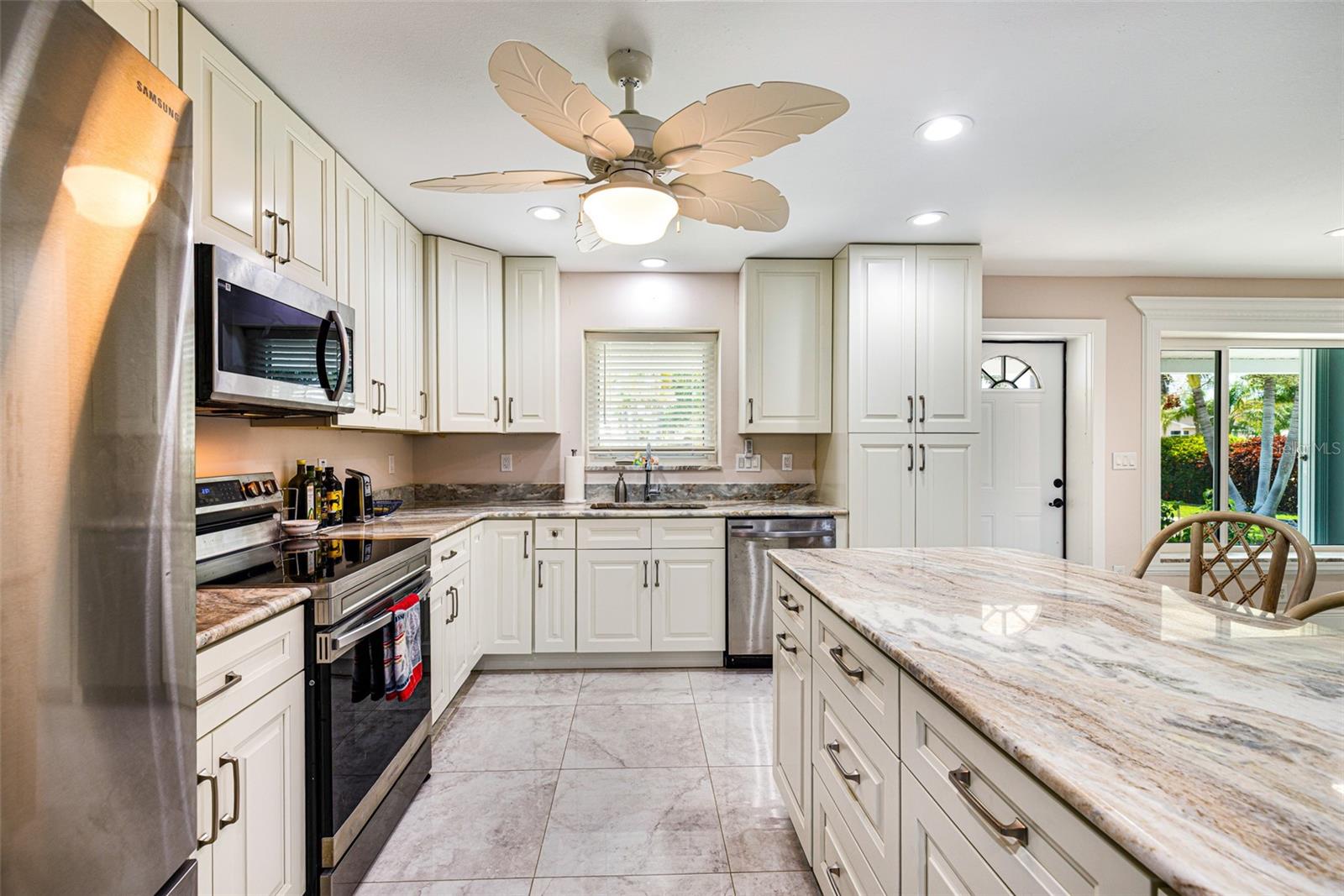 Image 36 of 65 For 14544 Riverside Drive