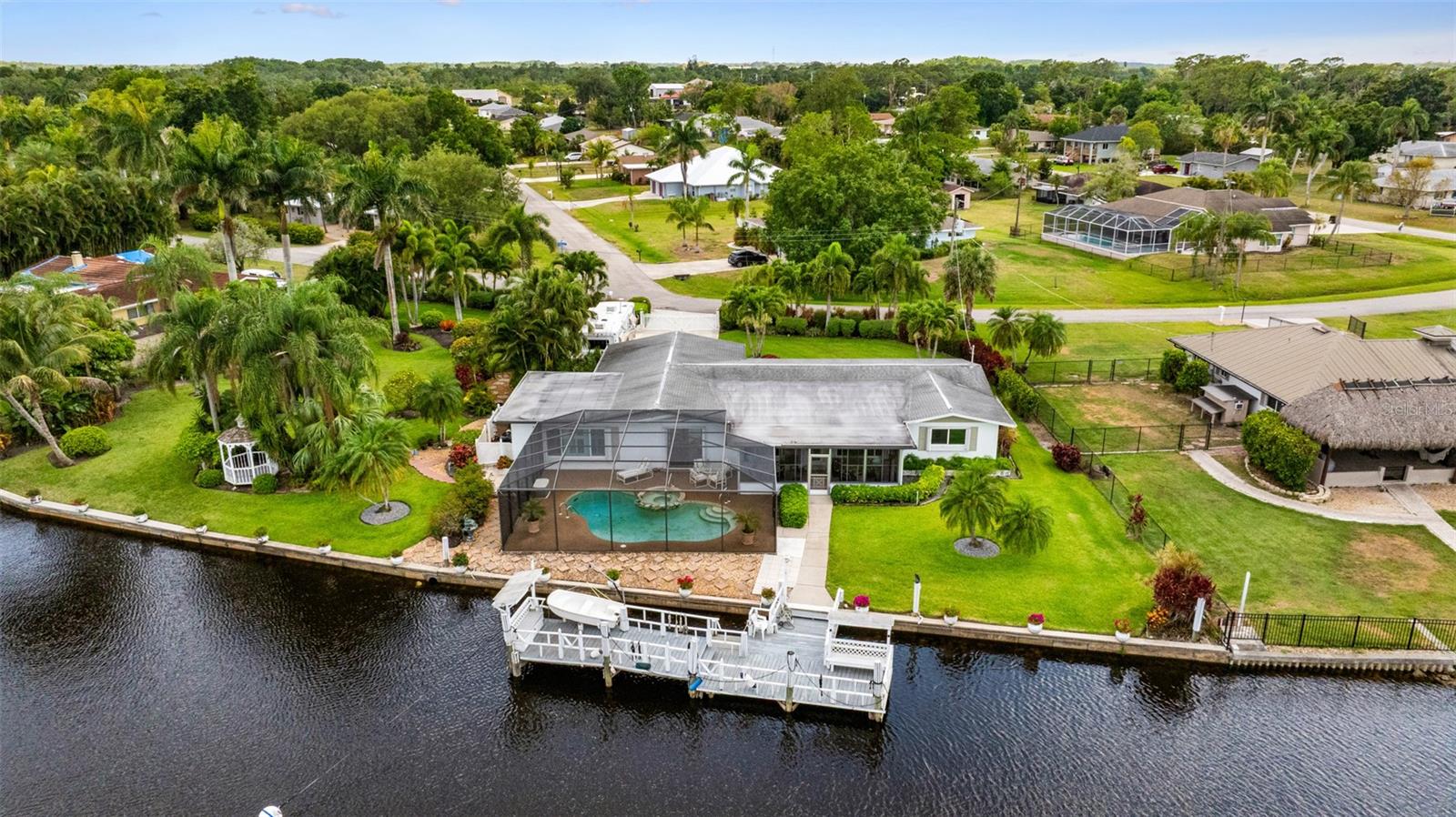 Image 4 of 65 For 14544 Riverside Drive