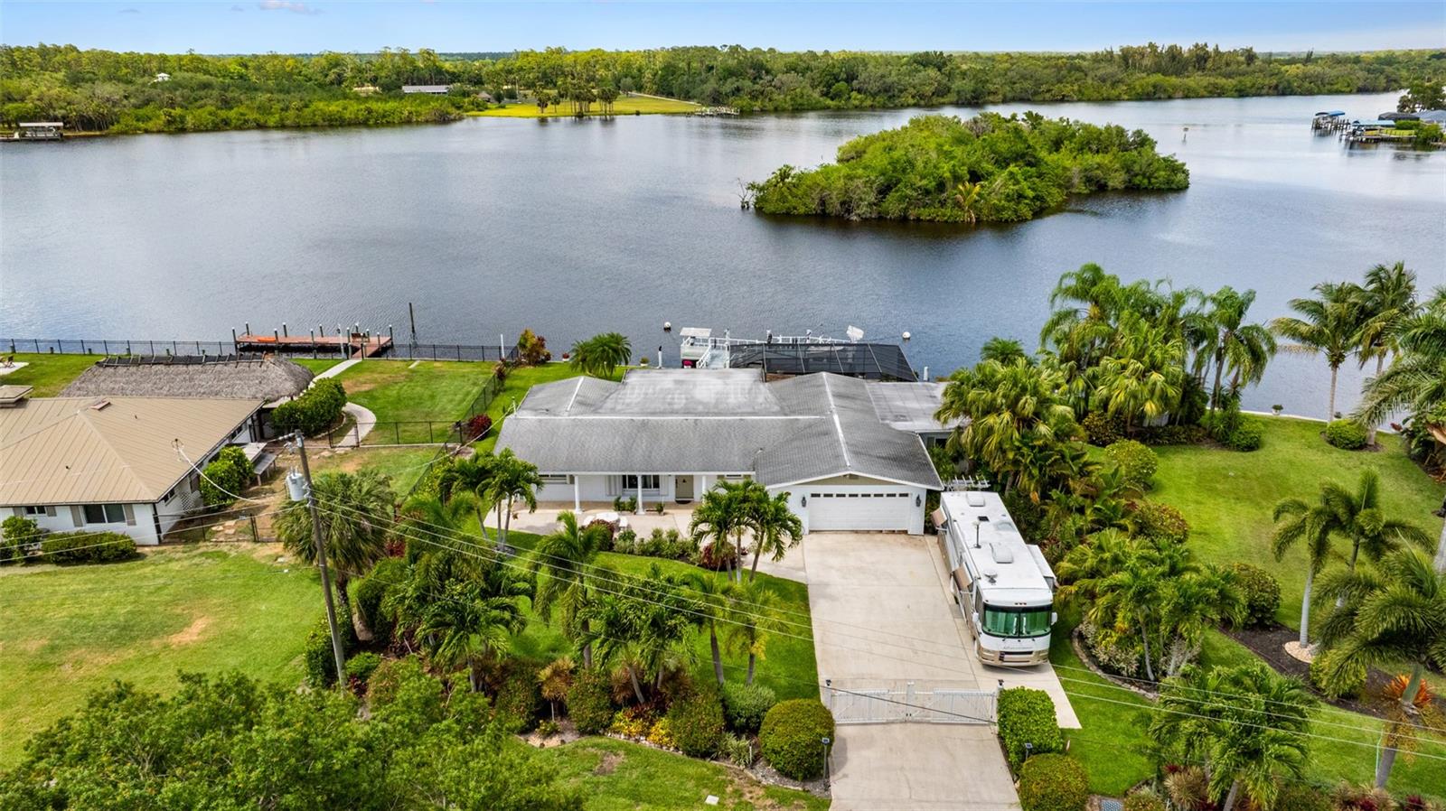 Image 6 of 65 For 14544 Riverside Drive