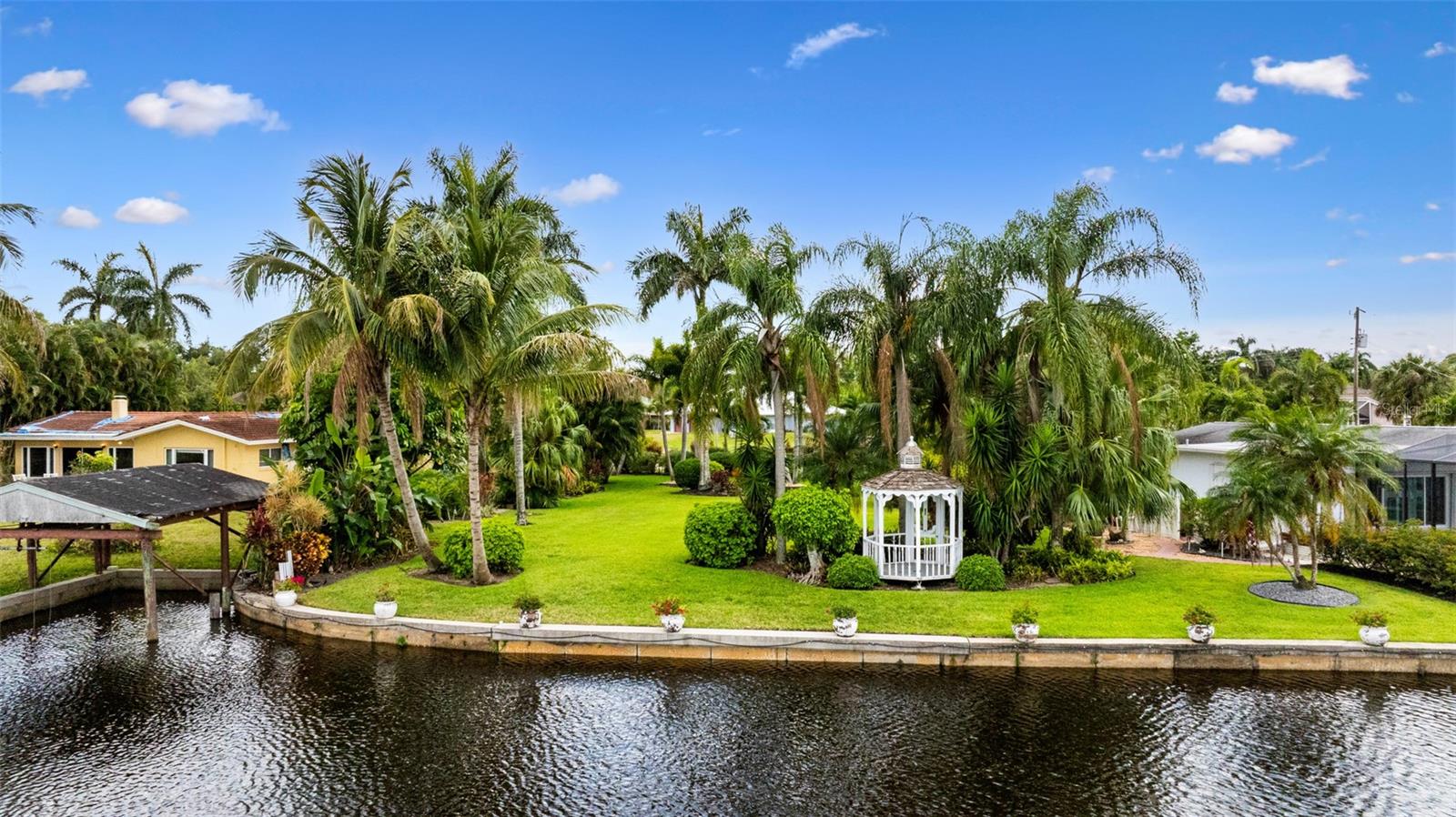 Image 9 of 65 For 14544 Riverside Drive