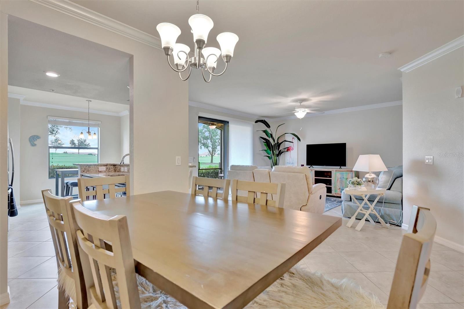 Image 14 of 60 For 5528 Palmer Circle 104