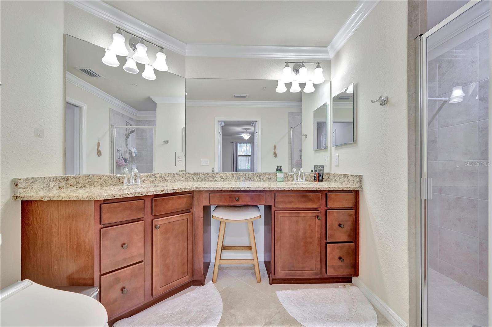 Image 43 of 60 For 5528 Palmer Circle 104