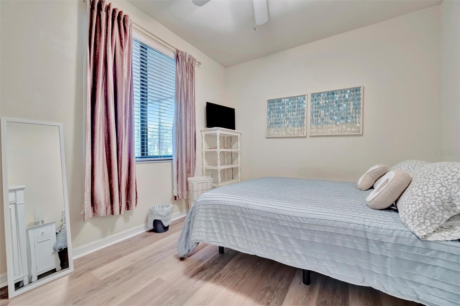 Image 8 of 60 For 5528 Palmer Circle 104