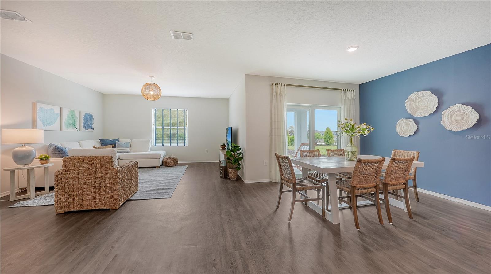Image 3 of 20 For 4425 Boxelder Avenue