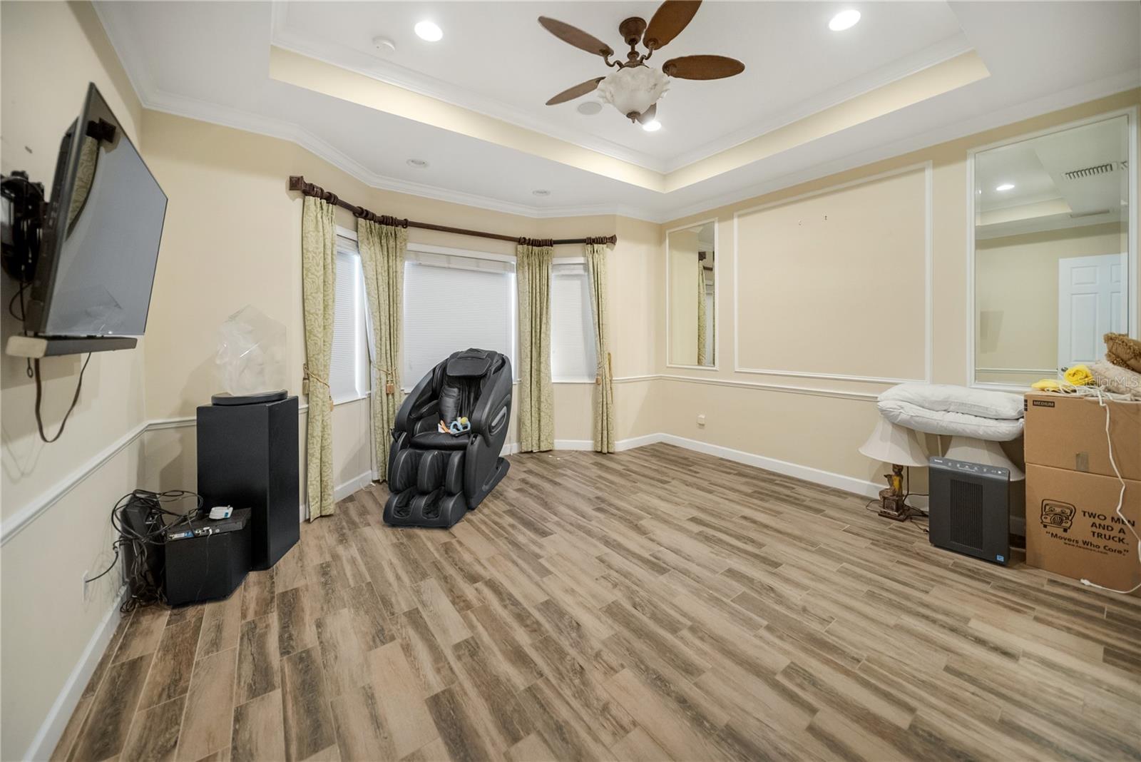 Image 10 of 55 For 305 Siena Vista Place
