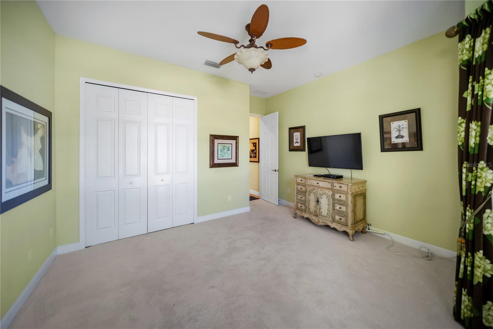 Image 15 of 55 For 305 Siena Vista Place
