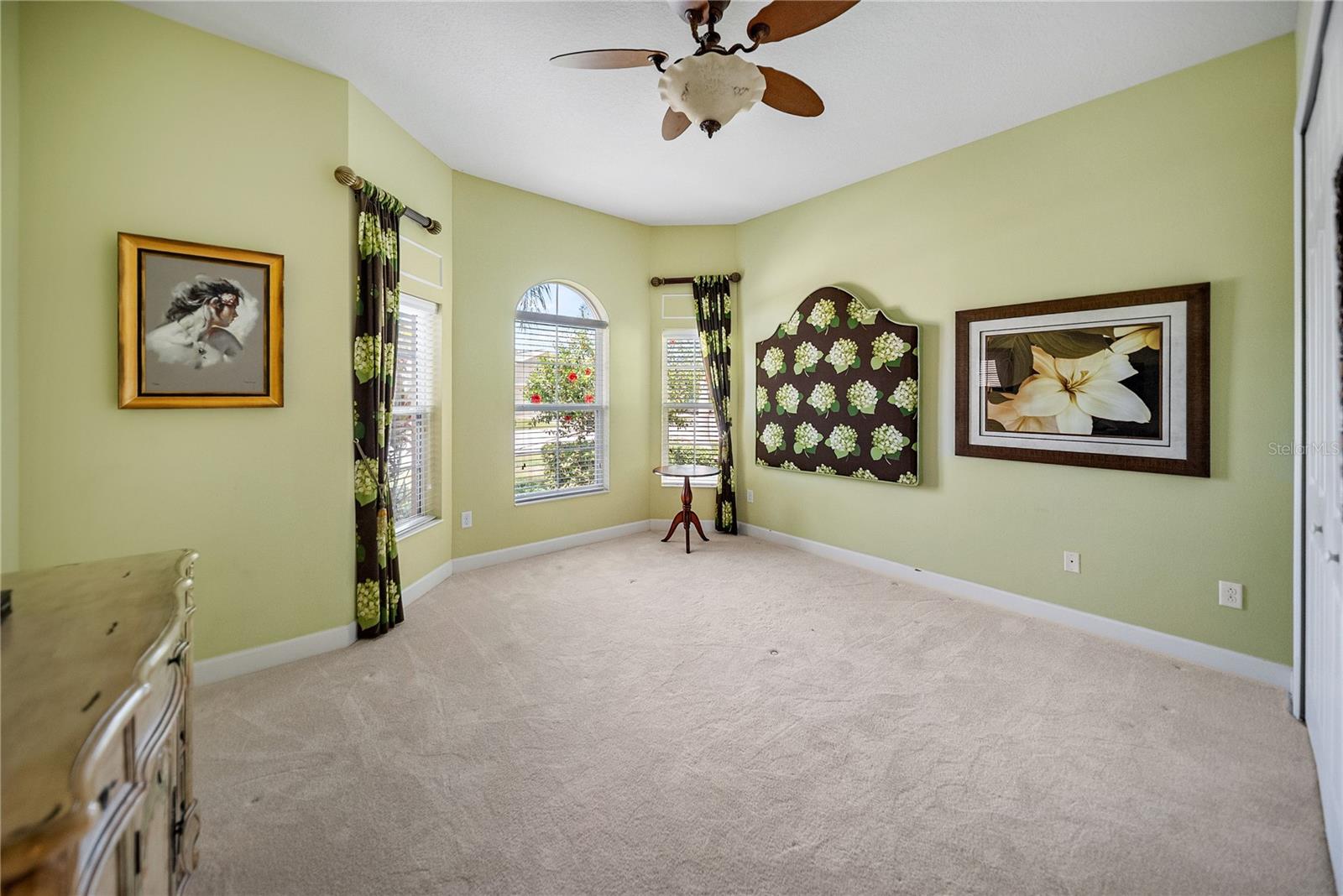 Image 16 of 55 For 305 Siena Vista Place