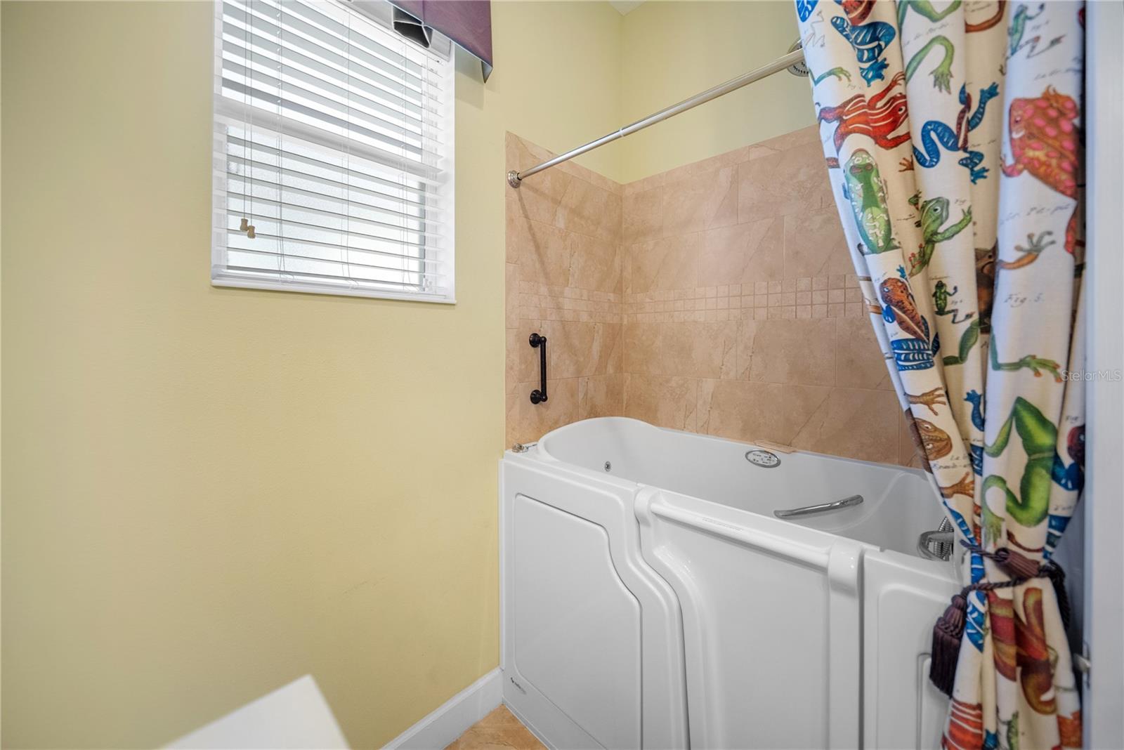 Image 18 of 55 For 305 Siena Vista Place