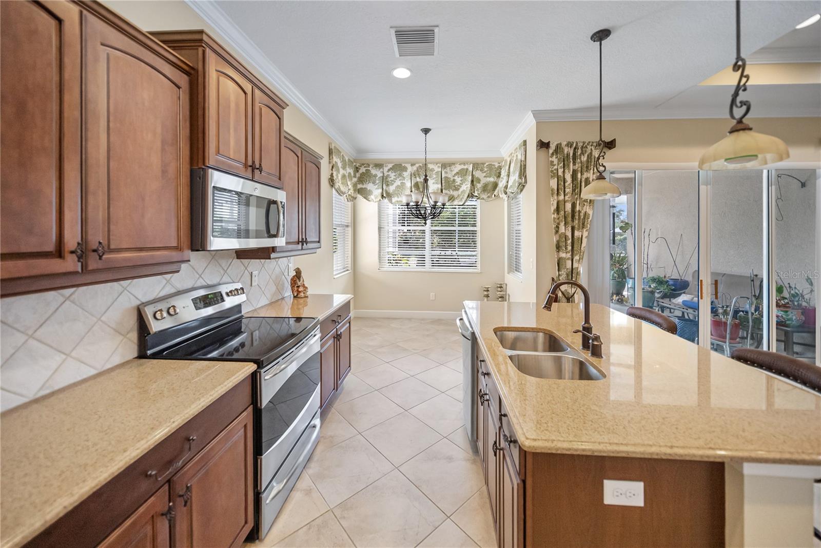Image 6 of 55 For 305 Siena Vista Place