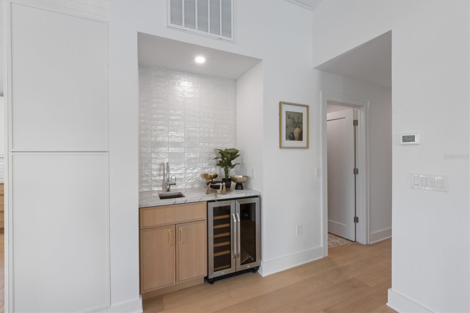 Image 11 of 51 For 616 Fern Street