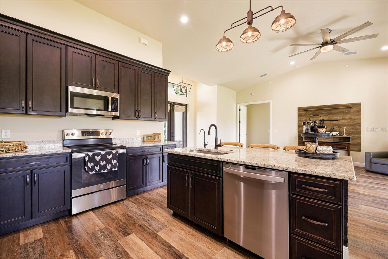 Image 10 of 44 For 16630 Willow Point Court