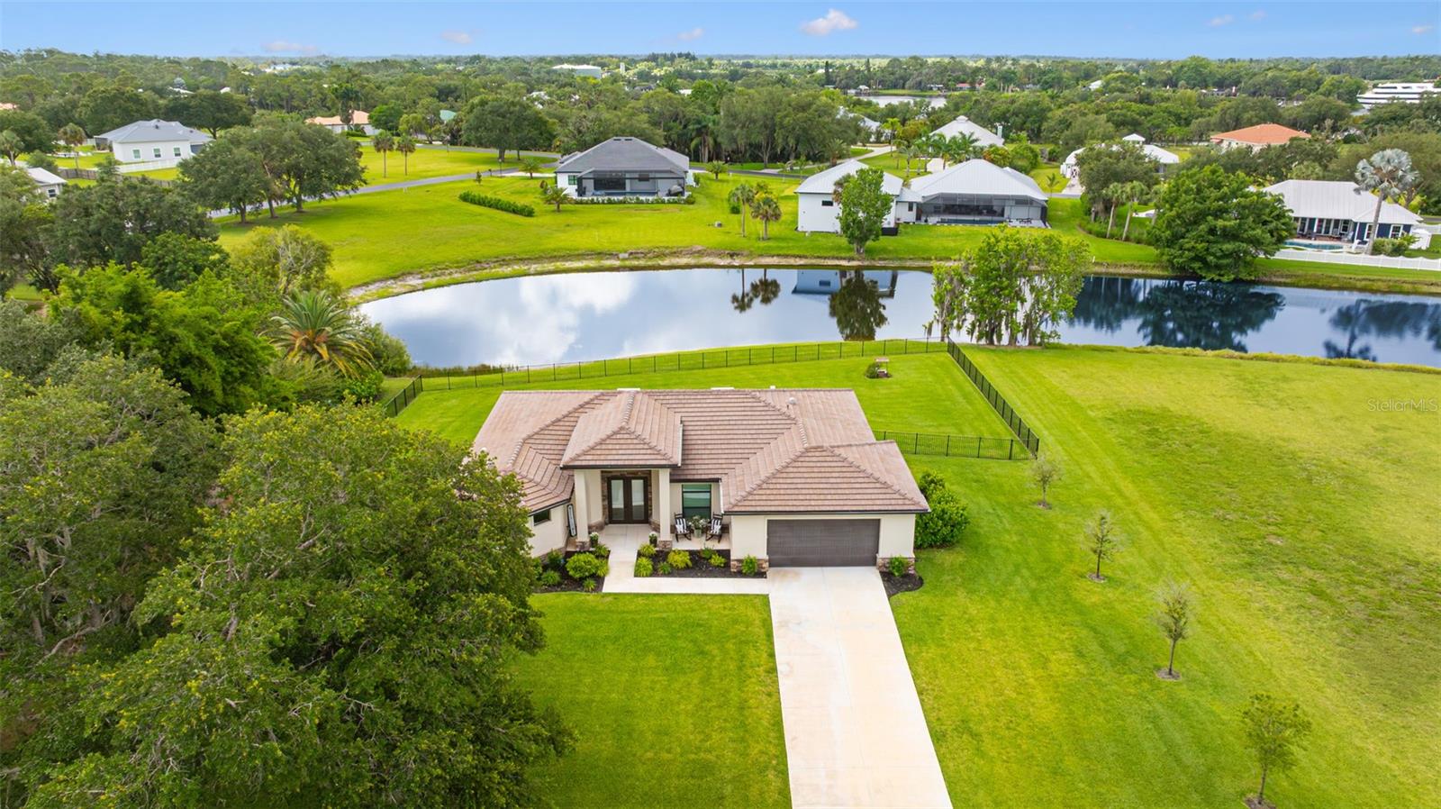 Image 2 of 44 For 16630 Willow Point Court