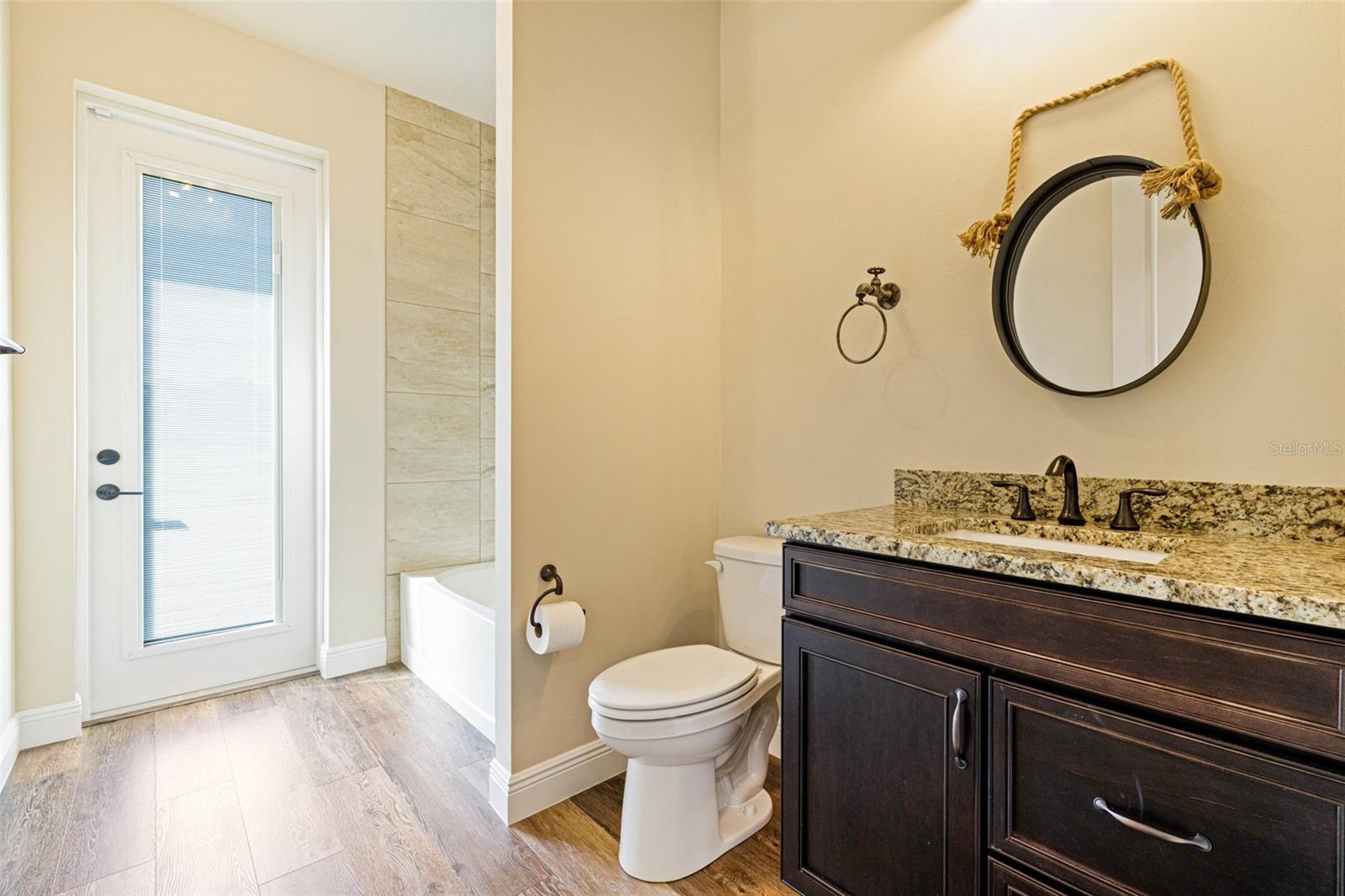 Image 25 of 44 For 16630 Willow Point Court
