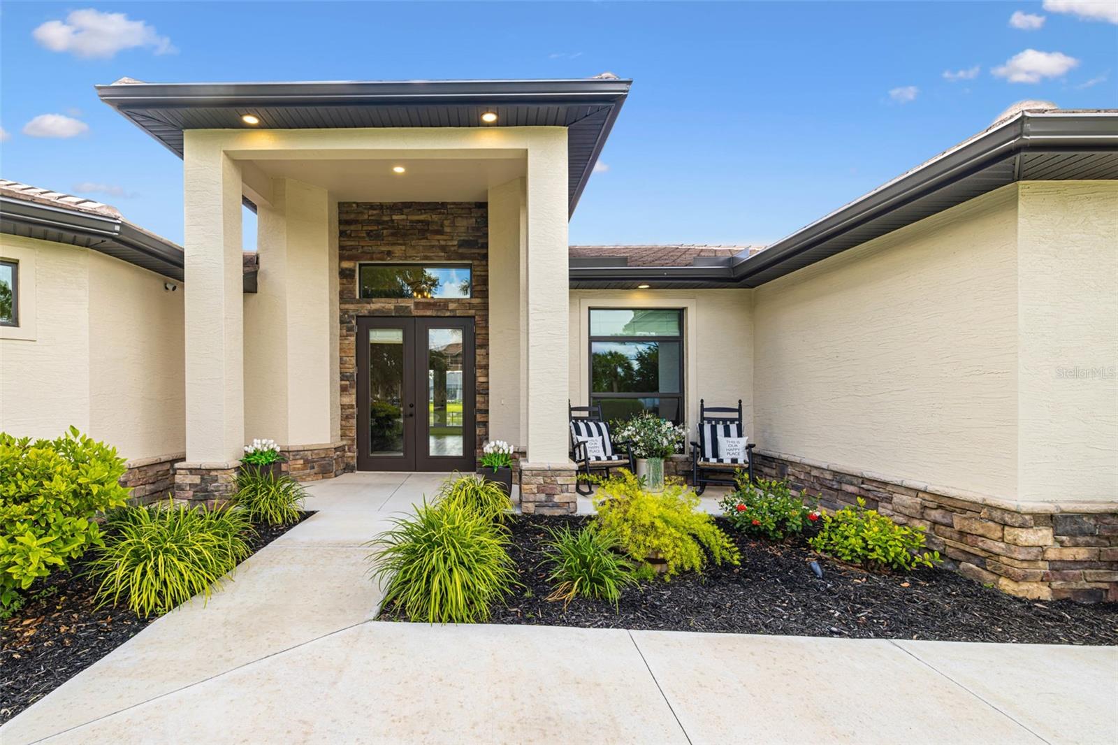 Image 4 of 44 For 16630 Willow Point Court