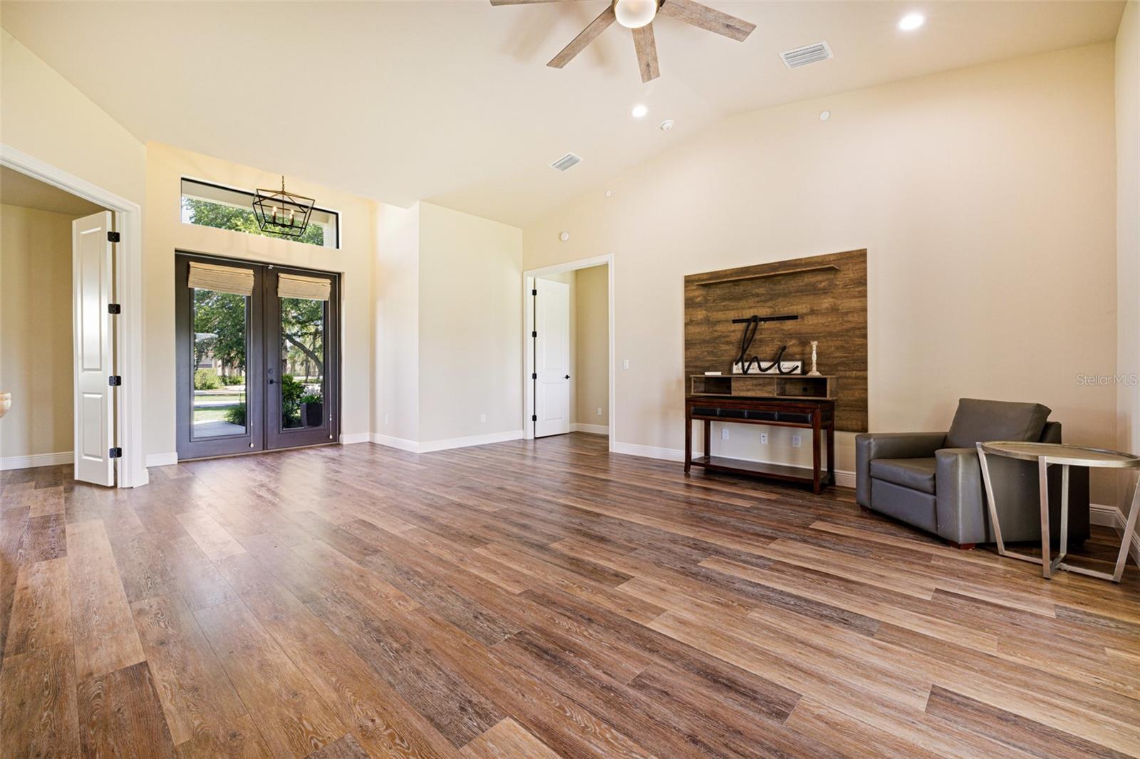 Image 6 of 44 For 16630 Willow Point Court