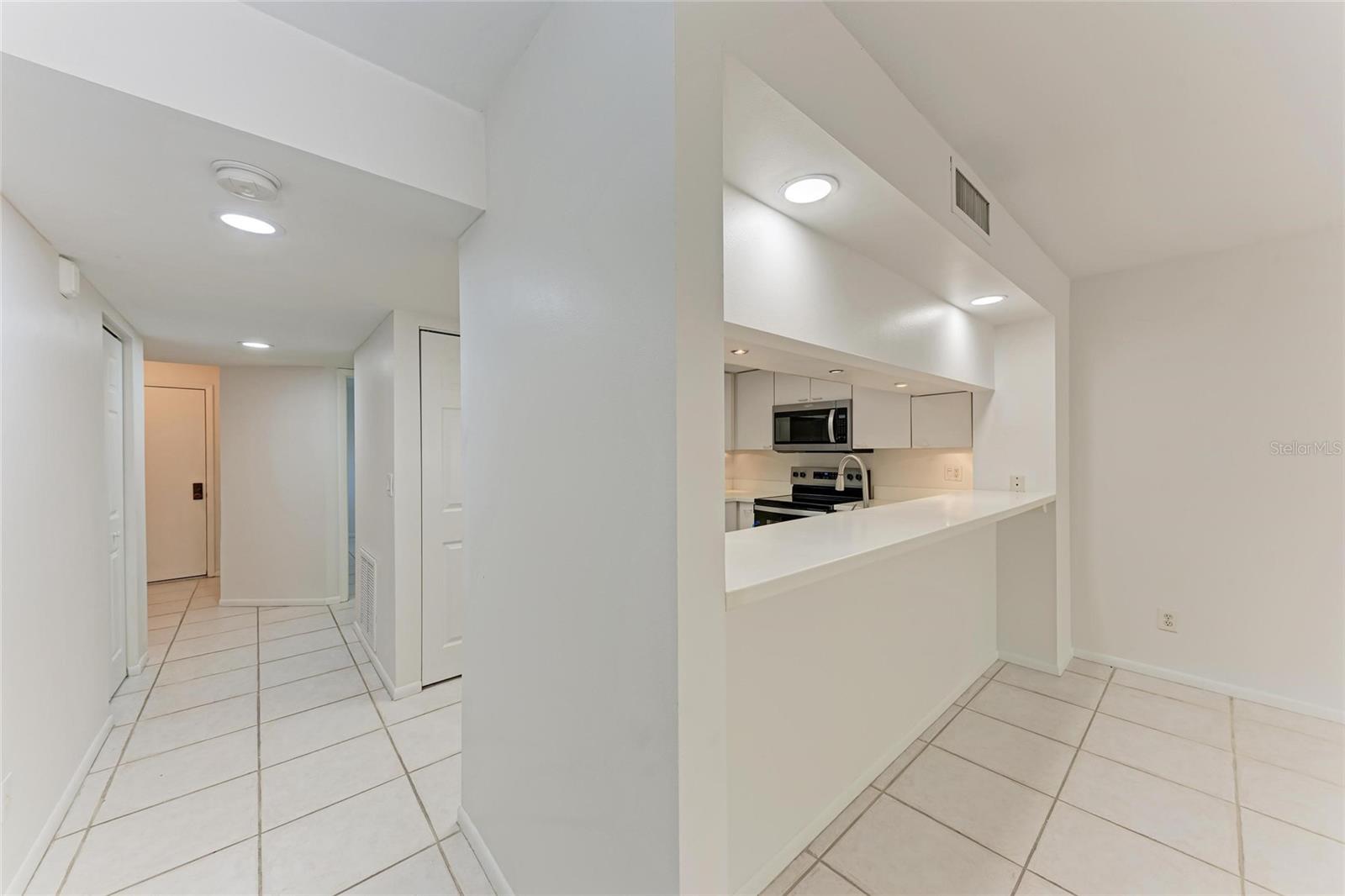 Image 14 of 57 For 835 Osprey Avenue 101