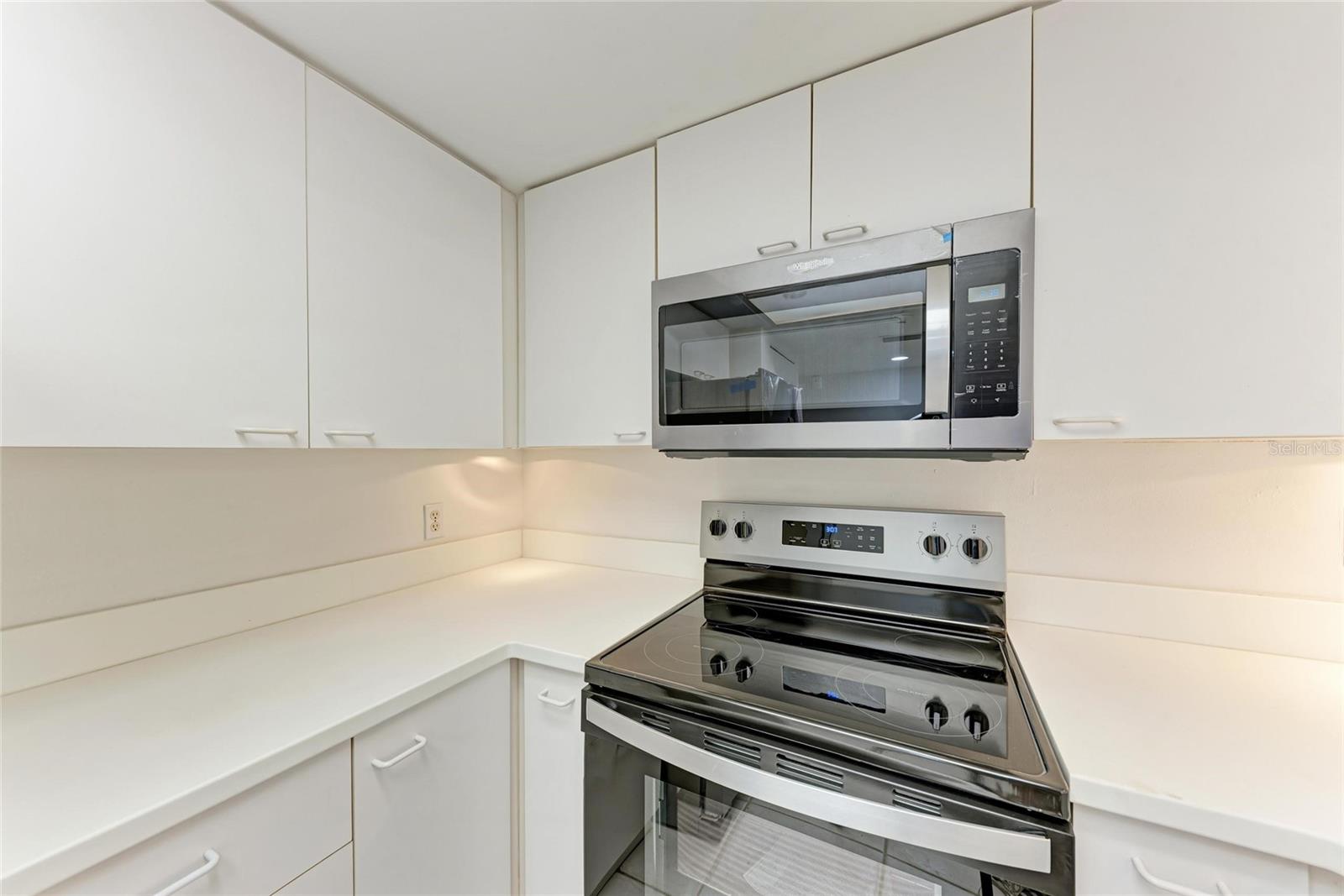 Image 16 of 57 For 835 Osprey Avenue 101