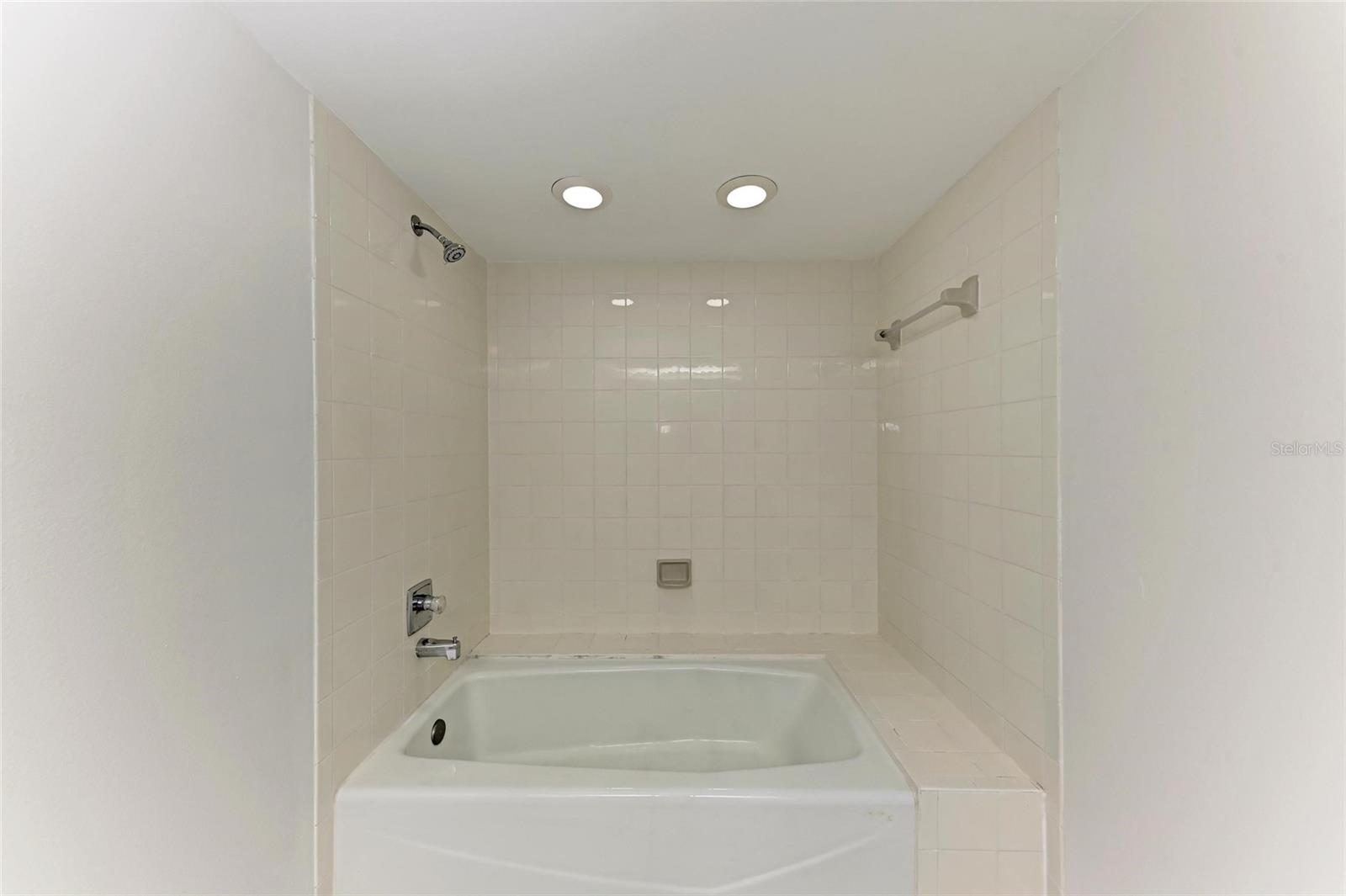 Image 34 of 57 For 835 Osprey Avenue 101
