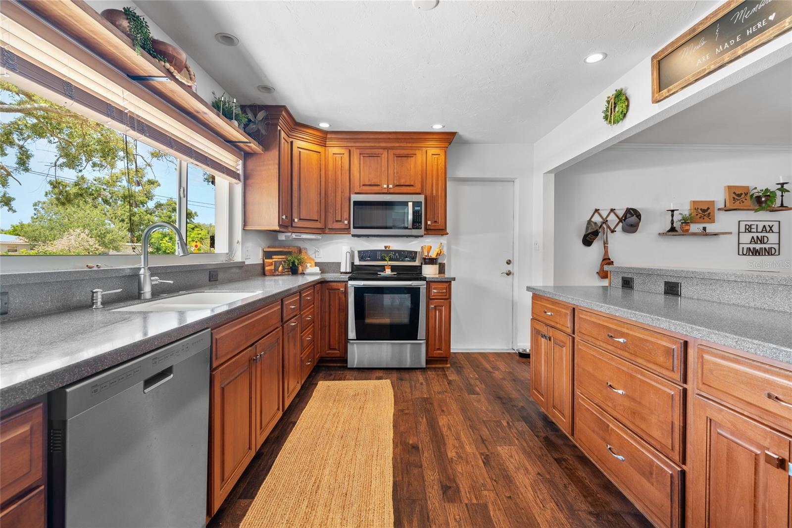 Image 4 of 35 For 3521 Prudence Drive