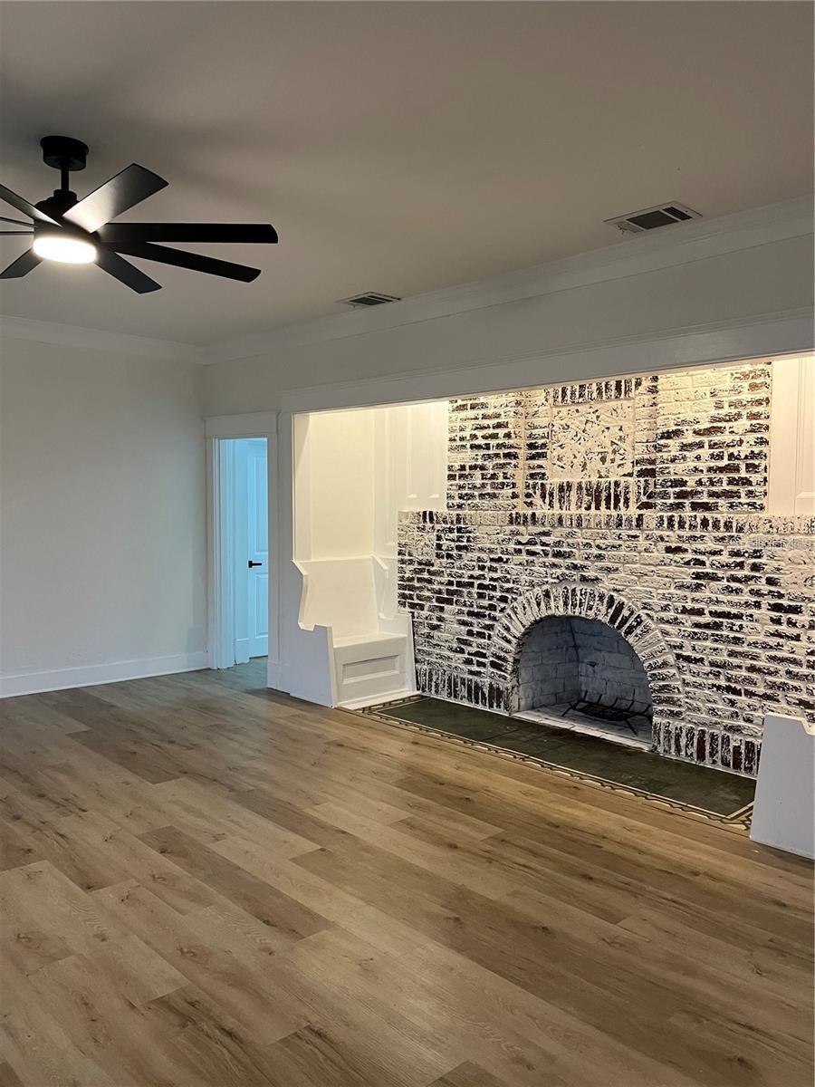 Image 3 of 25 For 3429 37th Street N