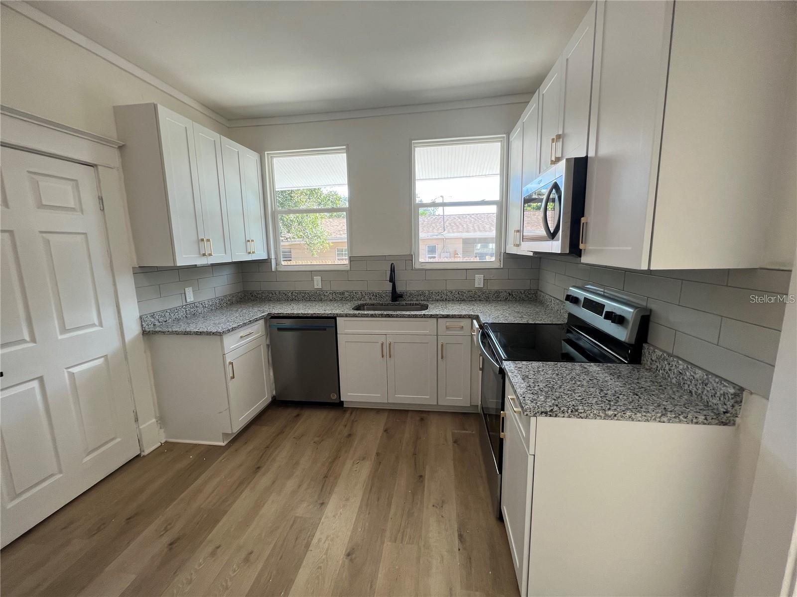 Image 5 of 25 For 3429 37th Street N