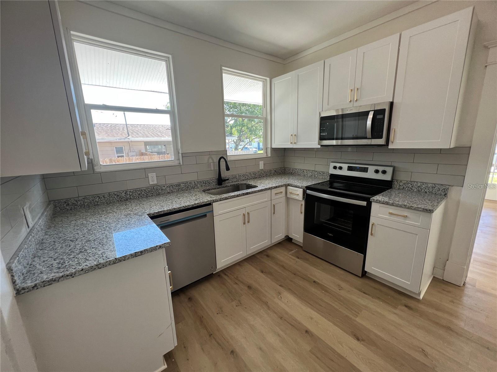 Image 6 of 25 For 3429 37th Street N