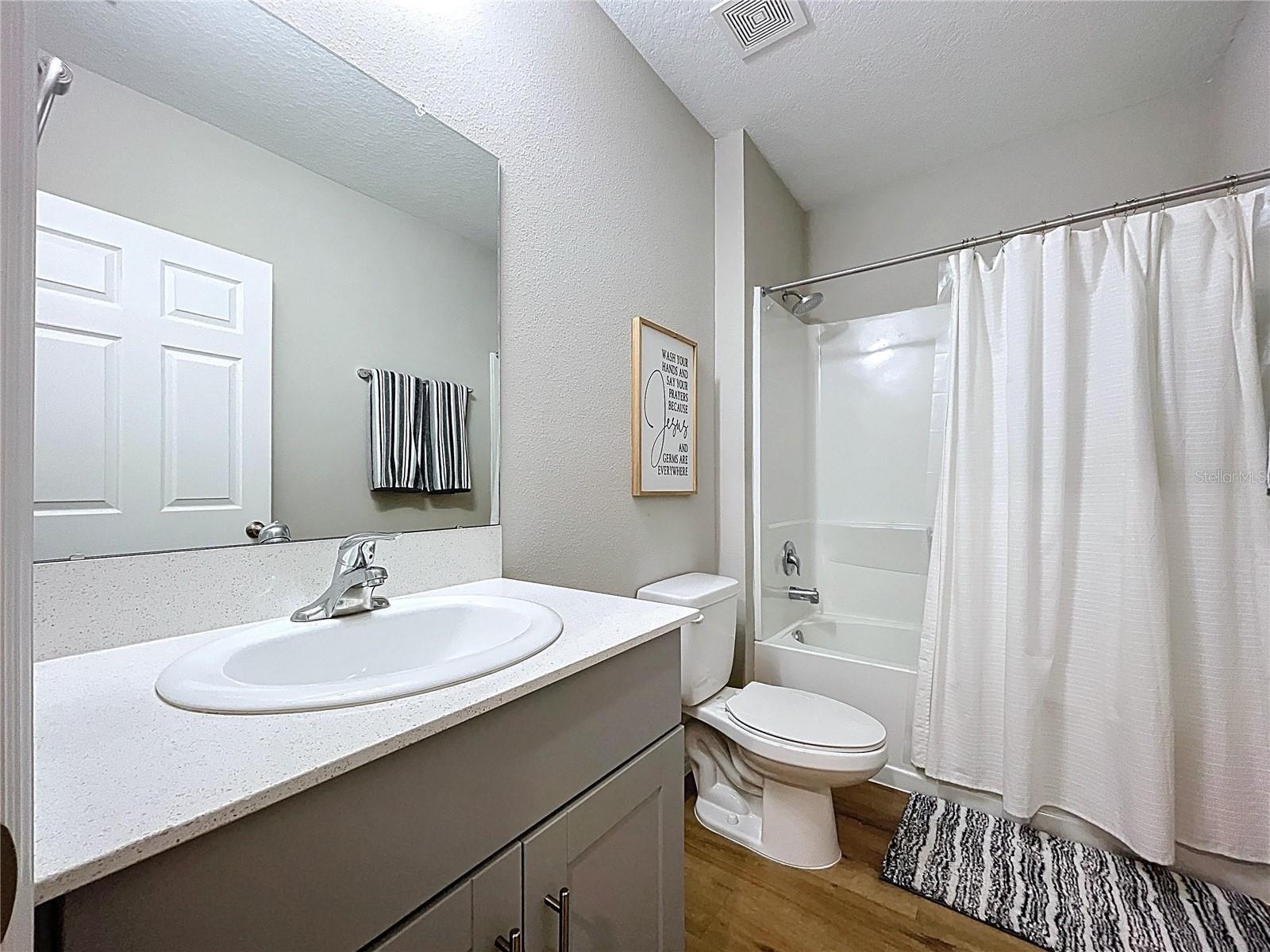 Image 16 of 32 For 12832 Oak Hill Way