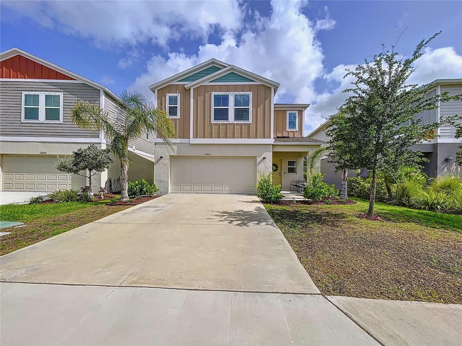 Image 2 of 32 For 12832 Oak Hill Way