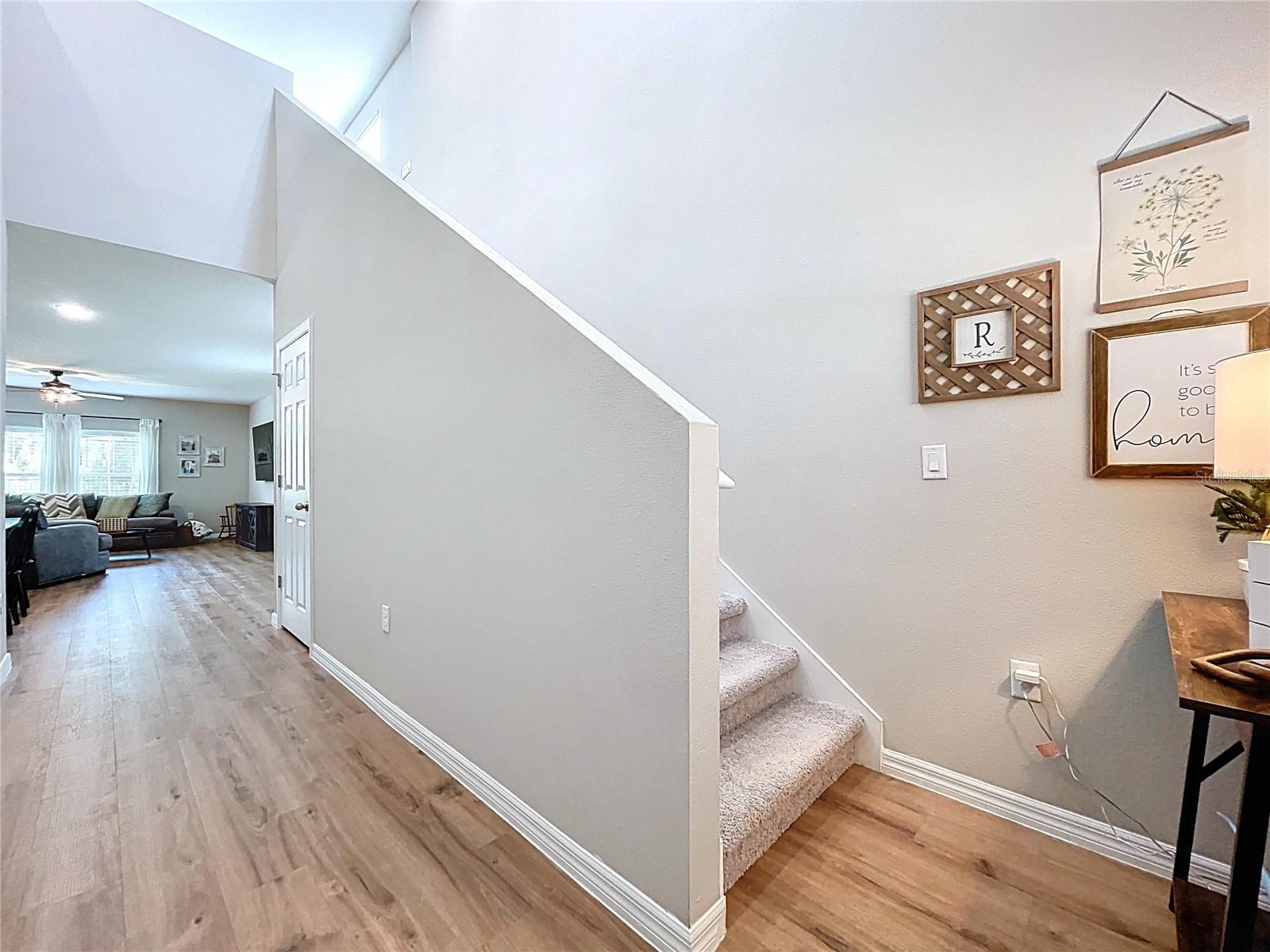 Image 5 of 32 For 12832 Oak Hill Way