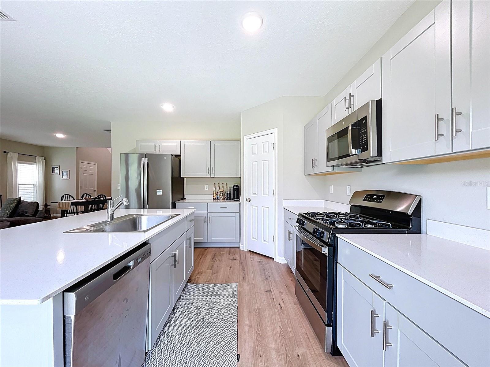 Image 8 of 32 For 12832 Oak Hill Way