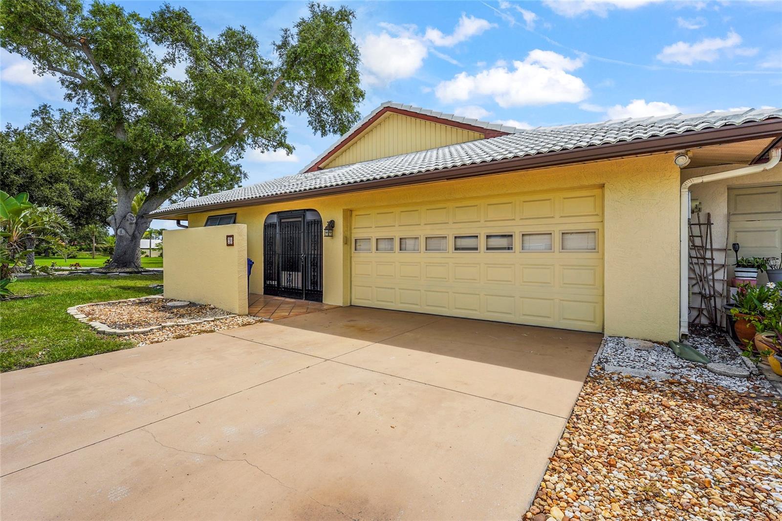 Image 11 of 54 For 20 Idle Sands Drive