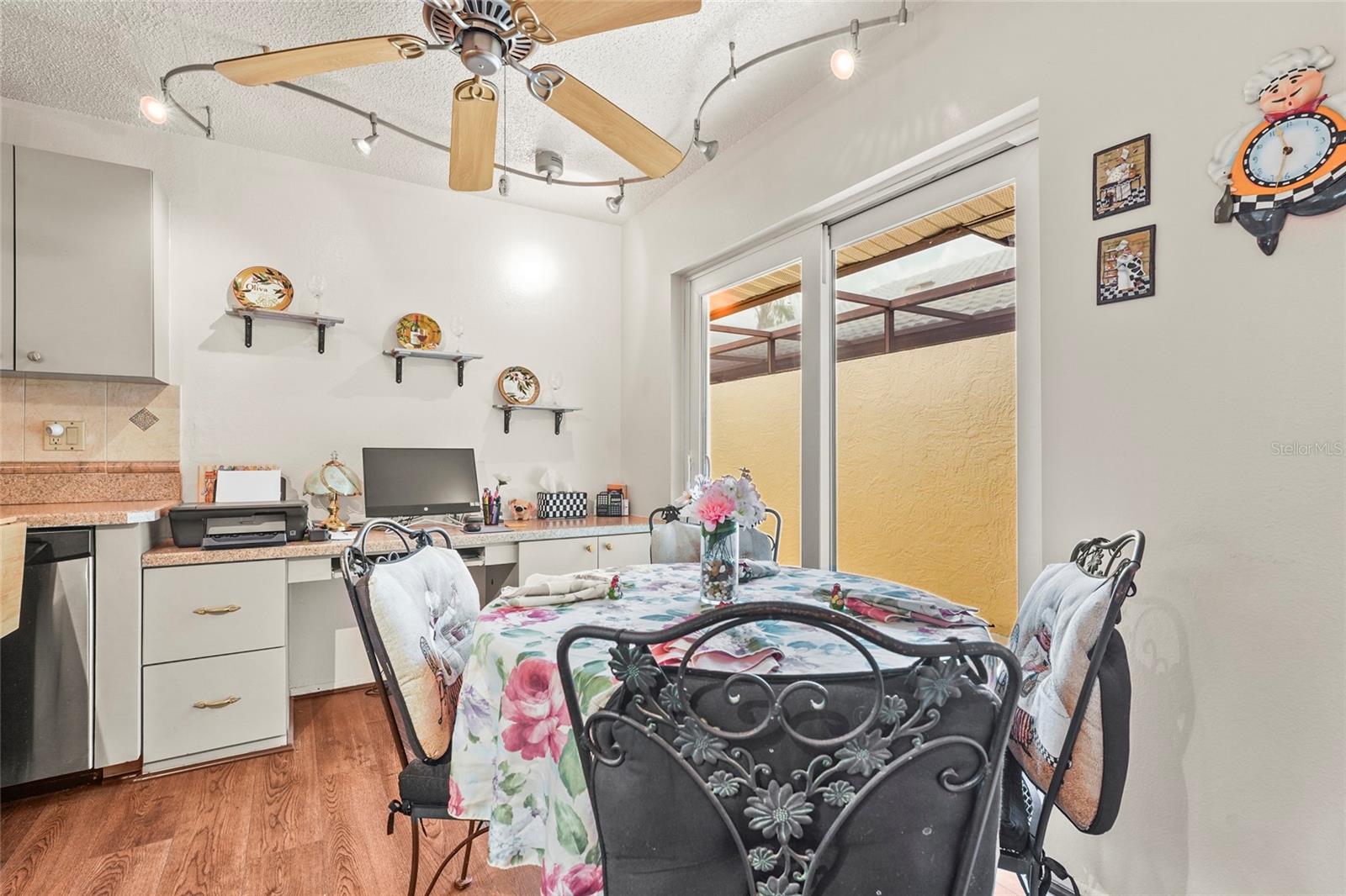 Image 20 of 54 For 20 Idle Sands Drive