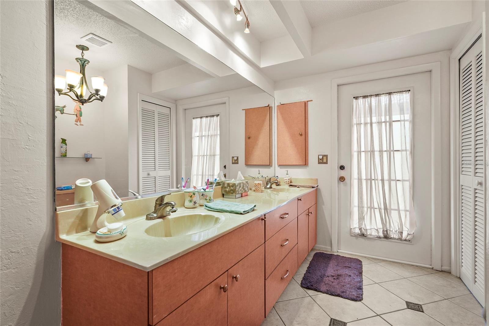 Image 7 of 54 For 20 Idle Sands Drive