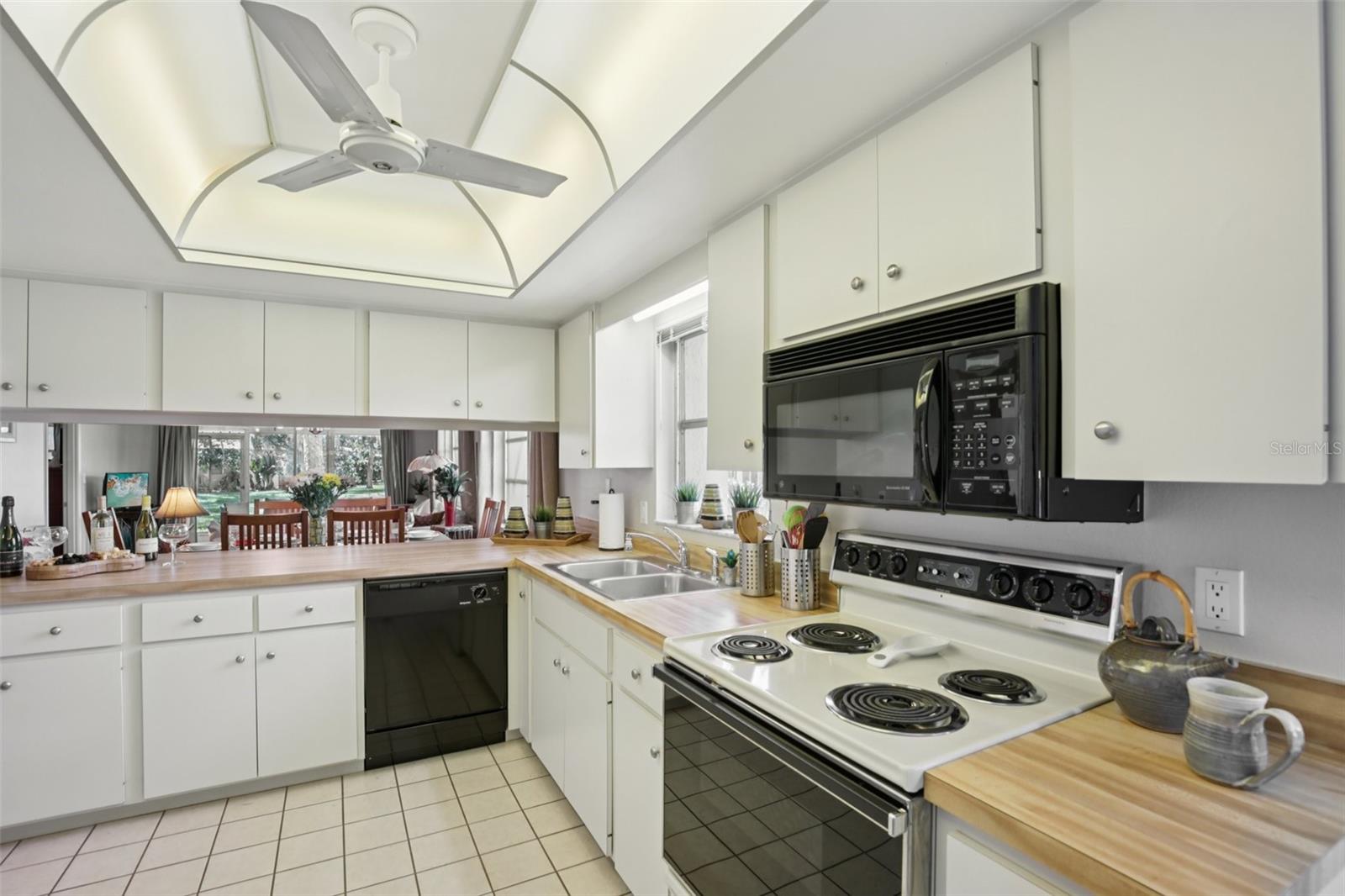 Image 7 of 26 For 7172 Grey Squirrel Boulevard 81