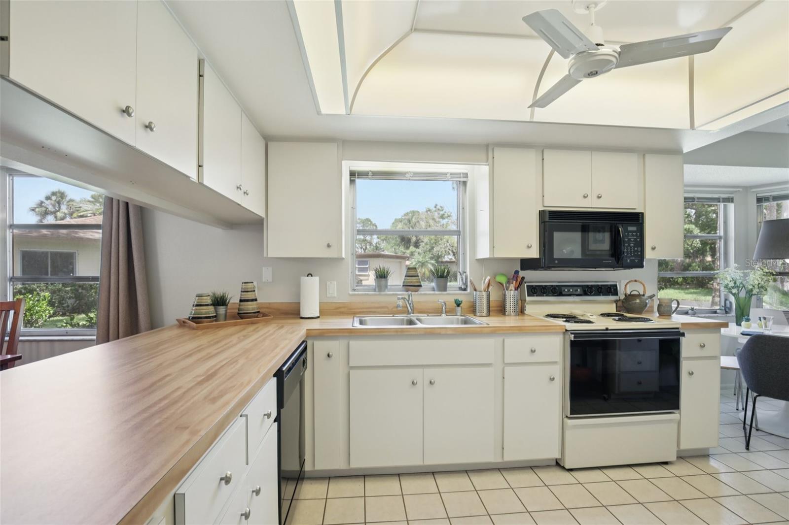 Image 8 of 26 For 7172 Grey Squirrel Boulevard 81