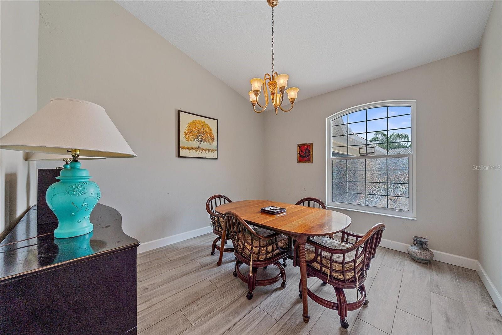Image 10 of 40 For 5523 Secluded Oaks Way
