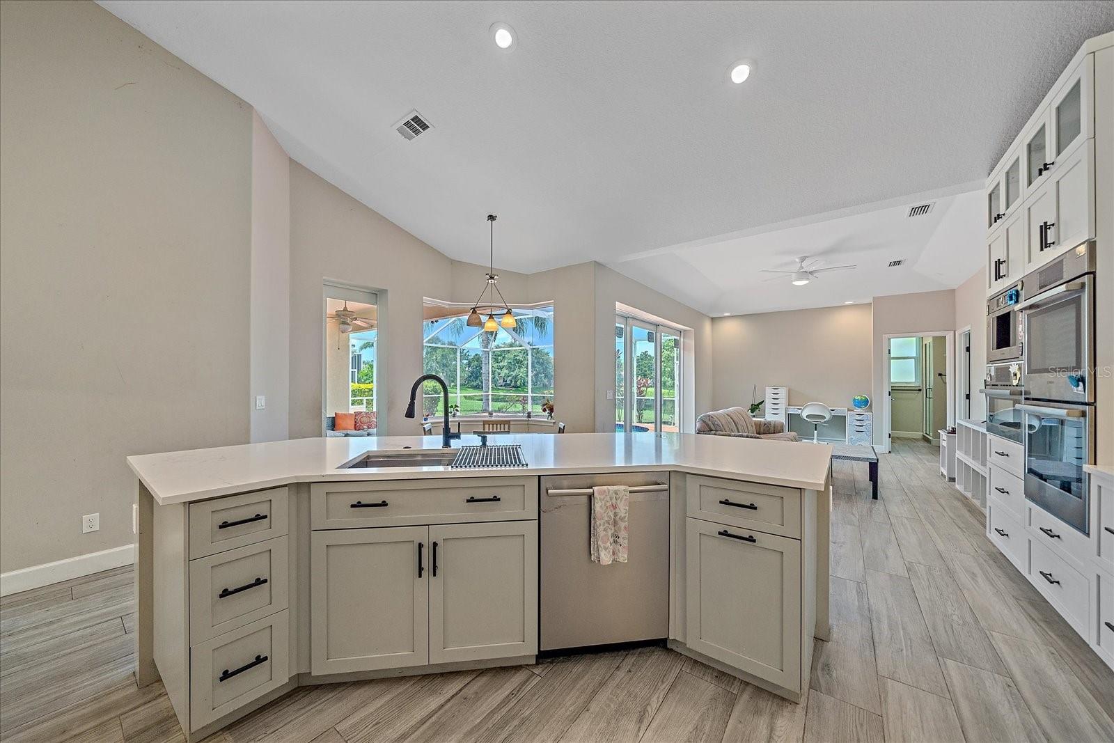 Image 17 of 40 For 5523 Secluded Oaks Way