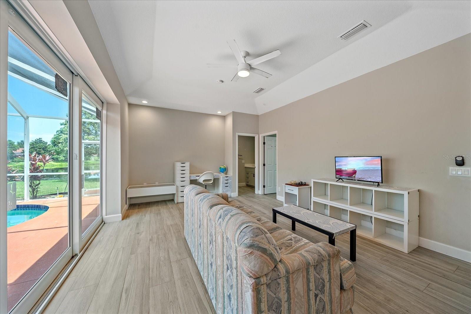 Image 20 of 40 For 5523 Secluded Oaks Way