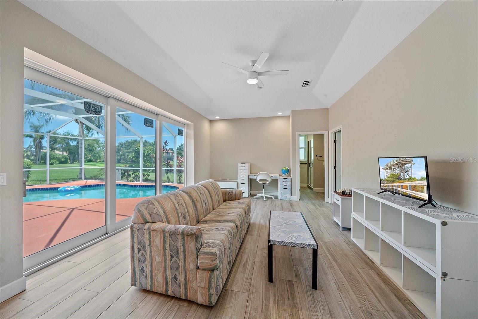 Image 21 of 40 For 5523 Secluded Oaks Way