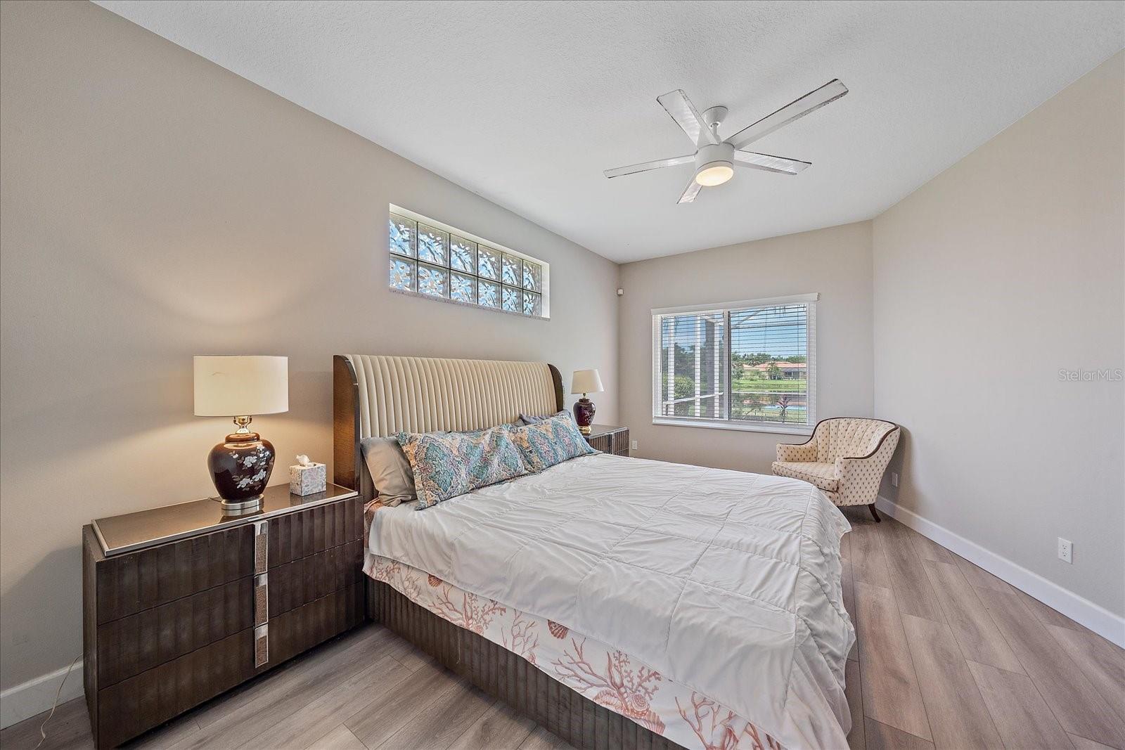 Image 22 of 40 For 5523 Secluded Oaks Way